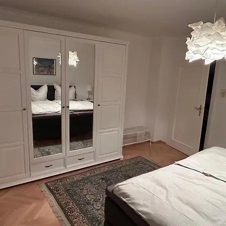 Helle Mit Rhoenblick, Stadtbus & A7-anschluss *