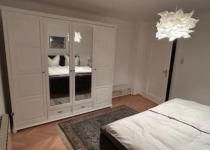 Helle Mit Rhoenblick, Stadtbus & A7-anschluss *